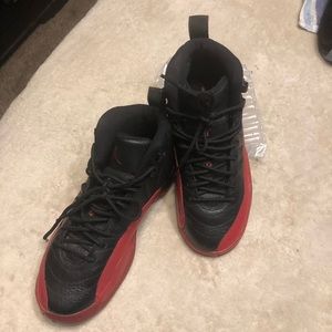 Flugames size 5.5 only worn twice asking $150